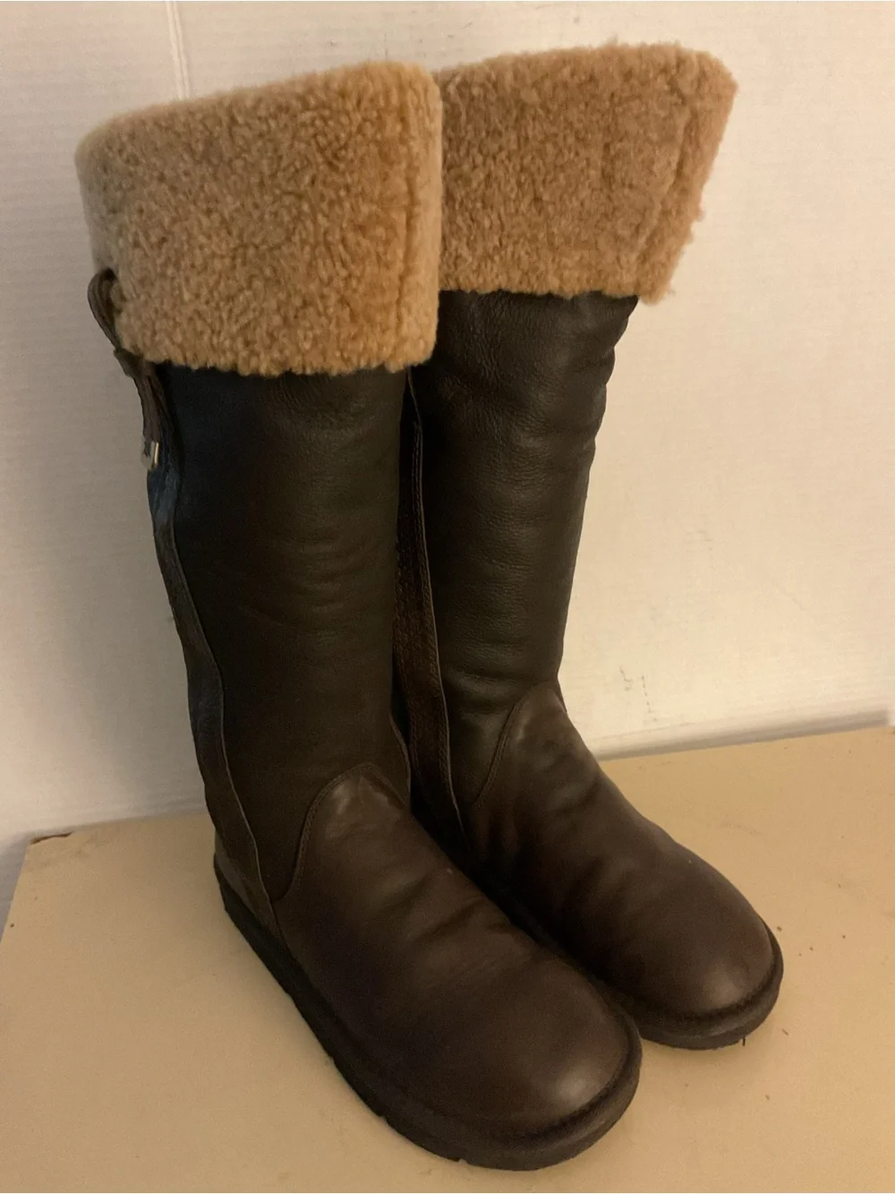 UGG women brown leather sheepskin tall sheepskin tall knee high Locarno boots 8